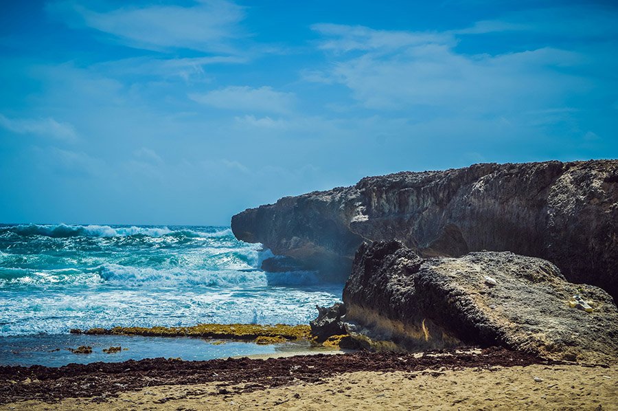 Waves in Aruba